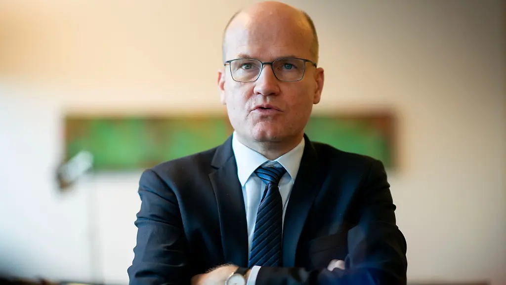 9d584ae687a6871639c20bd0512b927b