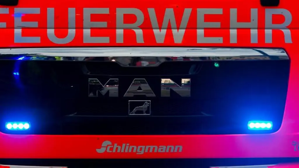 Ein-Blick-auf-einen-Einsatzwagen-der-Feuerwehr-Oldenburg