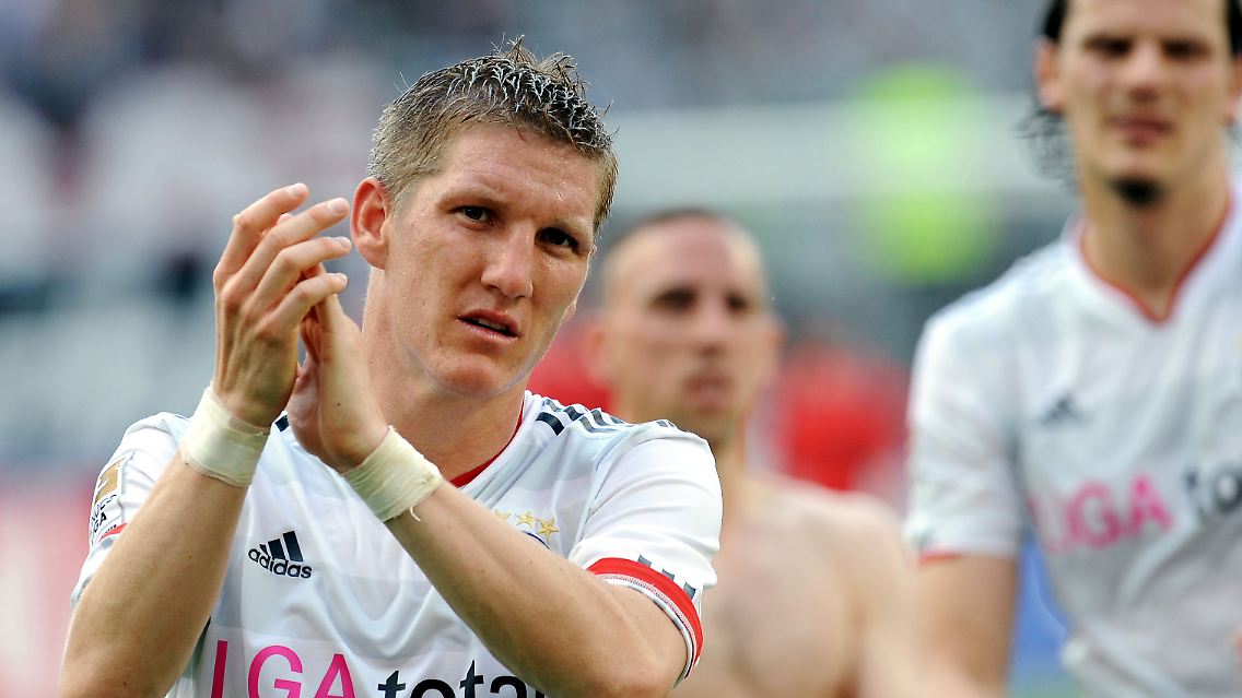 Zufrieden sieht anders aus: Bastian Schweinsteiger nach dem Remis in Frankfurt.