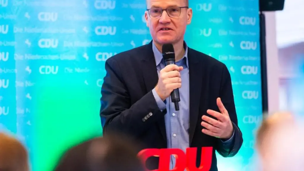 Ralph-Brinkhaus-CDU-Vorsitzender-der-CDU-CSU-Bundestagsfraktion
