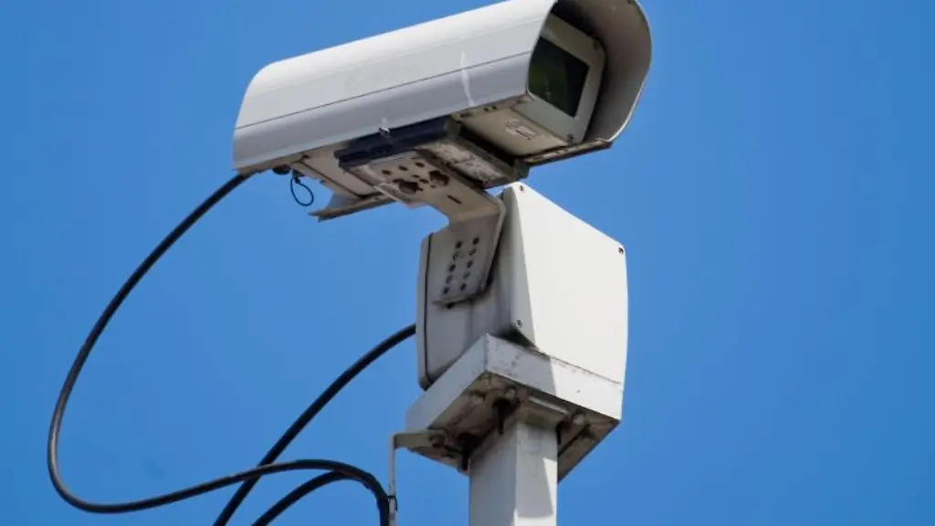 Eine-Ueberwachungskamera-filmt