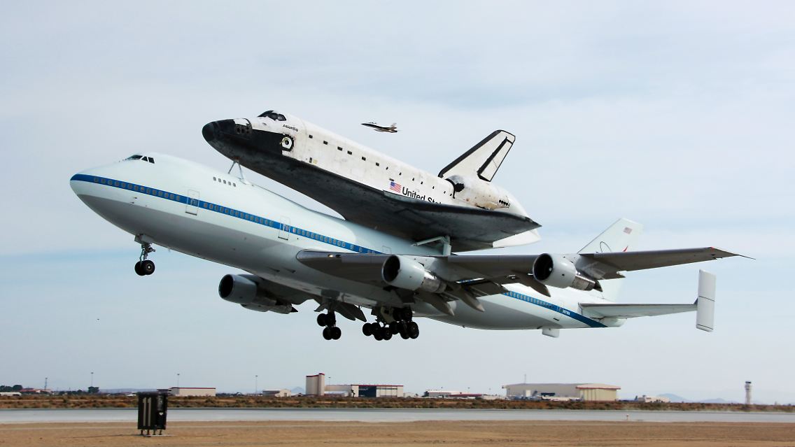 APTOPIX_Shuttle_Hubble_CARS106.jpg1943415121239538576.jpg