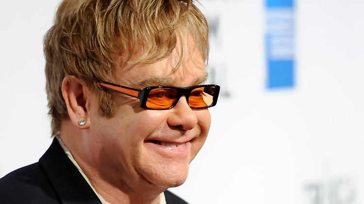 Sieht beim Gedanken an die Presse rot: Elton John.