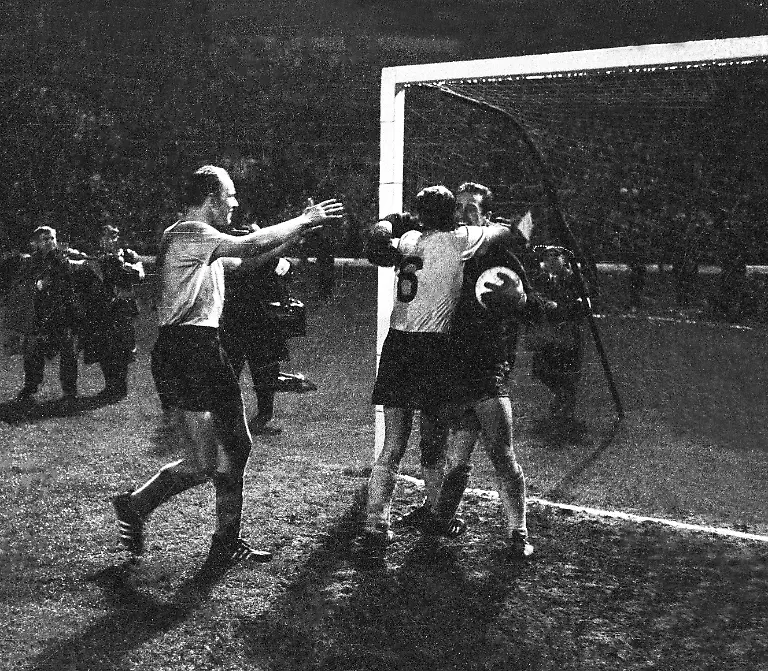 76b83f42574d8b2bbf3ceffce7c2c4d8