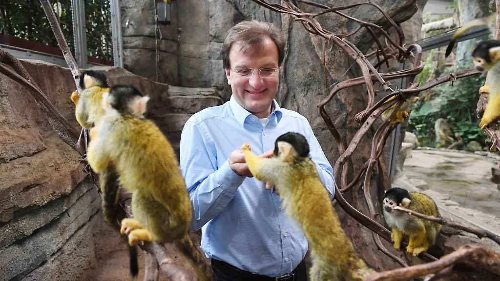 a924ff9e7f1e2604638db423ea27604b