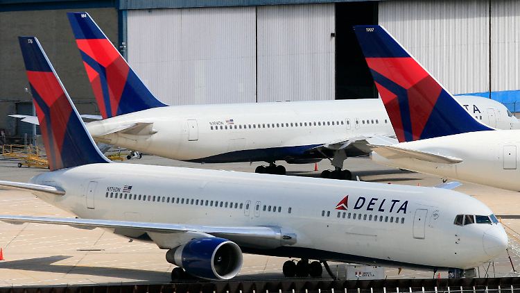 Delta Airlines will die hohen Treibstoffkosten an die Kunden weitergeben.  