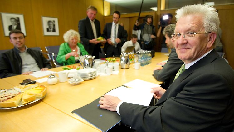 Winfried Kretschmann, rechts, bald erster Ministerpräsident der Grünen.