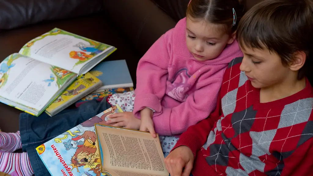 Eltern-sollen-ihren-Kindern-so-frueh-wie-moeglich-vorlesen
