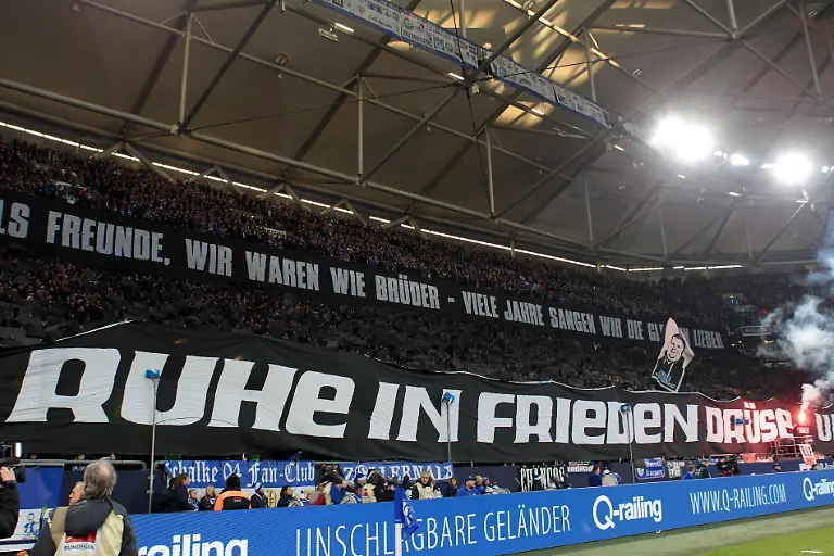 c49de56273778e1776ede75989b3e915