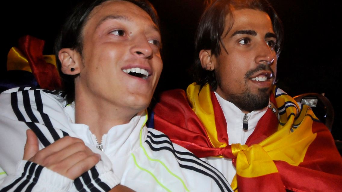 Der eine verletzt, der andere nur Ersatz: Mesut Özil und Sami Khedira.