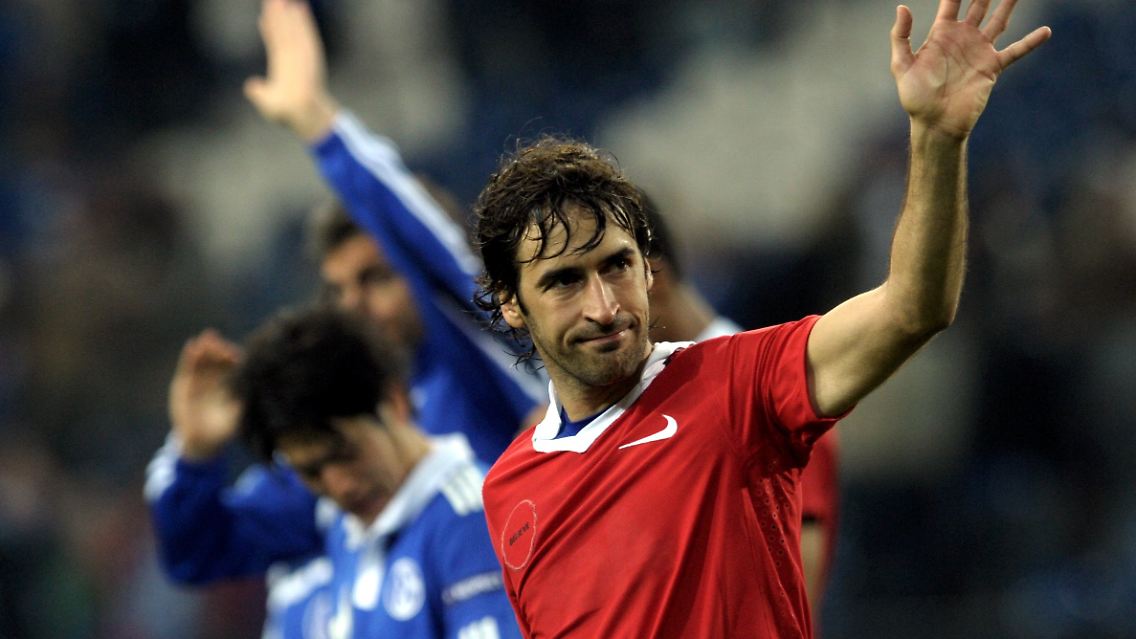 Die Roten waren einfach besser: Schalkes Raúl im Trikot von Manchester United.