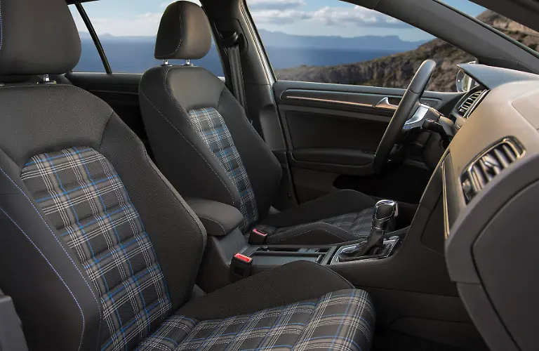 DB2017AU00910-medium