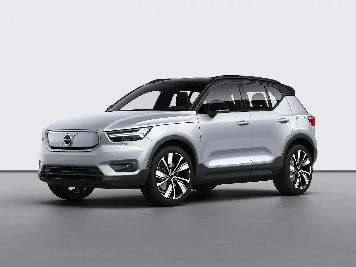 259191-Volvo-XC40-Recharge