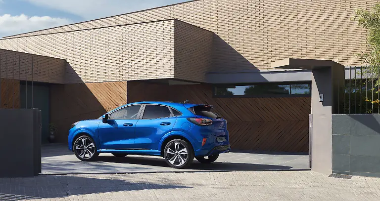 2019-FORD-PUMA-ST-Line-02