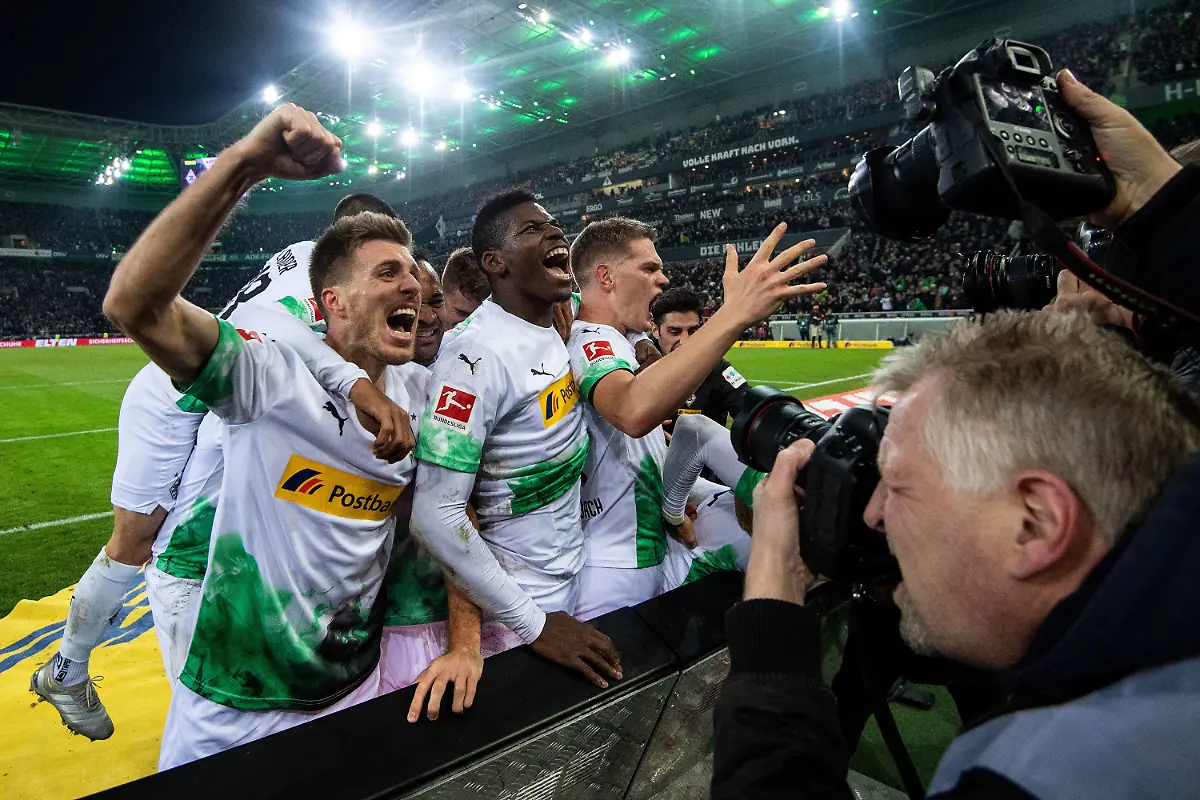 8de9a3ee30e883adb0ec57d85e3bf05c