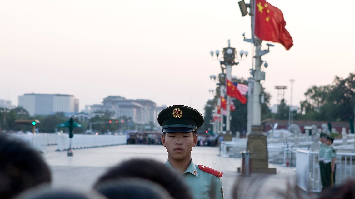 Die Sicherheitskräfte zeigen verstärkt Präsenz in Peking.