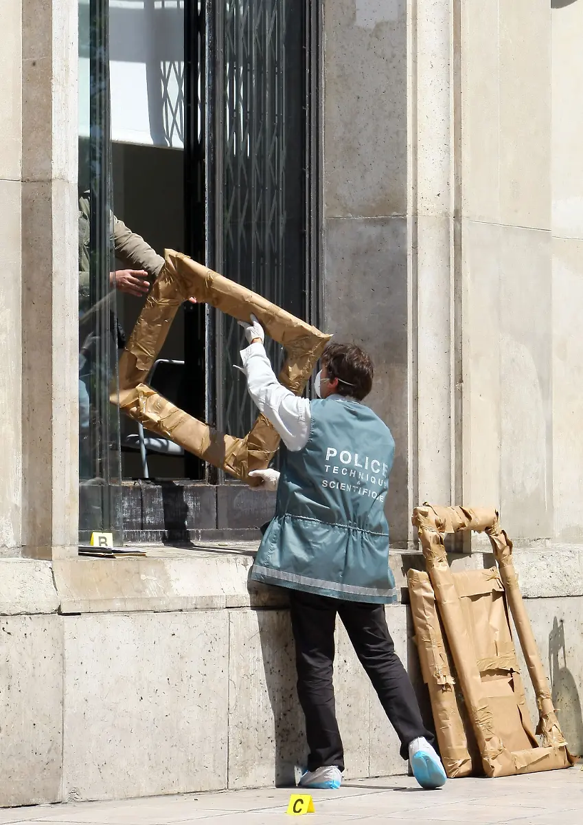 2010-modern-art-Paris-Rahmen