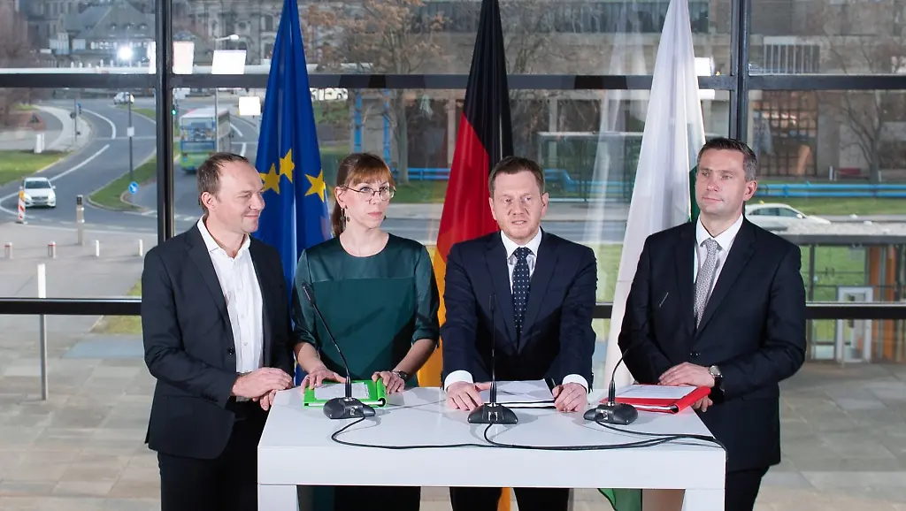 3454e21d8591a3705f3e0151433f817c