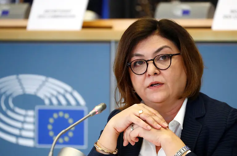 3d08fd45155d4d45f97dec2a1969e7d8