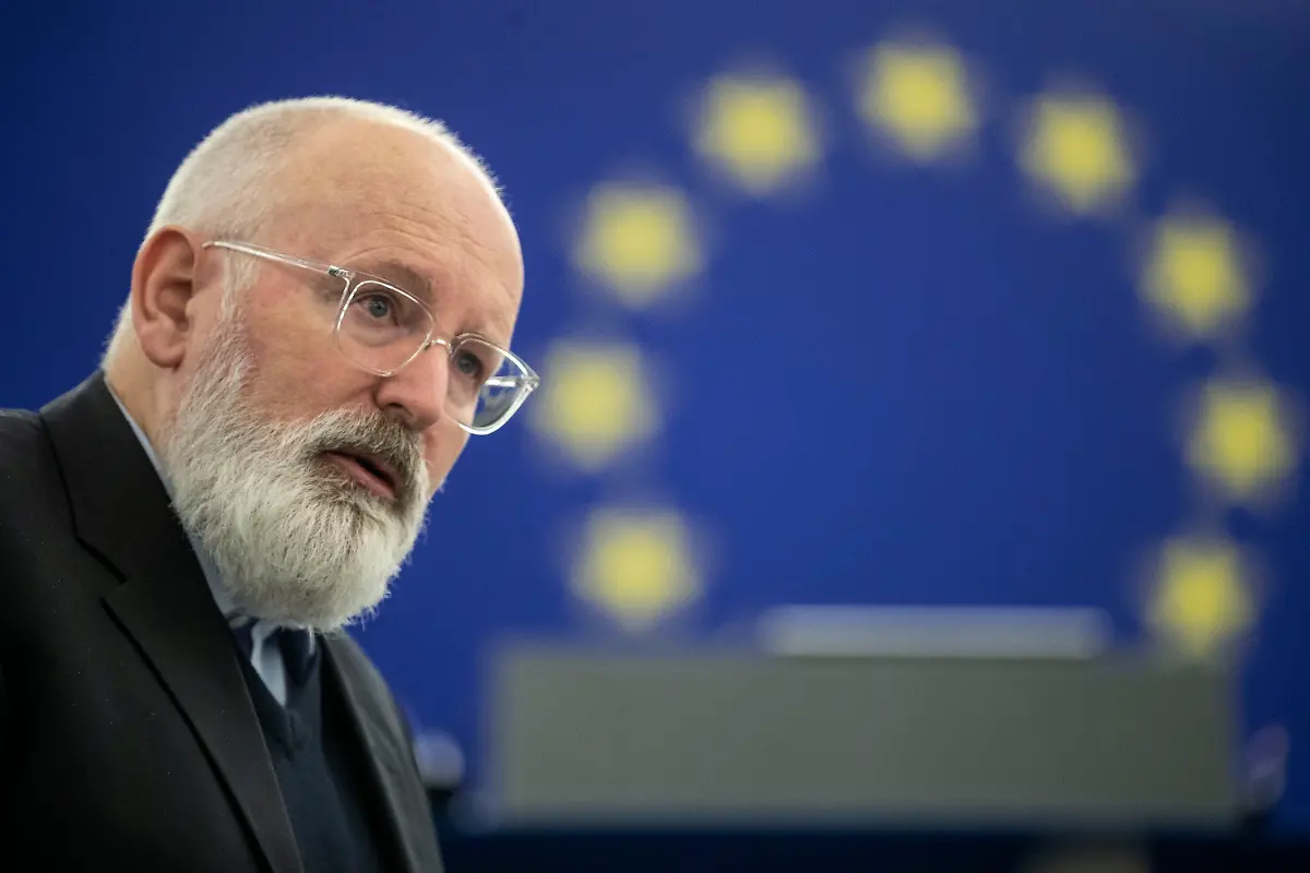 9ec7c483e1030174a25b08d3ada26f4b