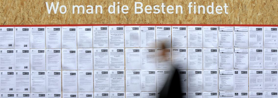 Erneut ist die Arbeitskräftenachfrage gestiegen.
