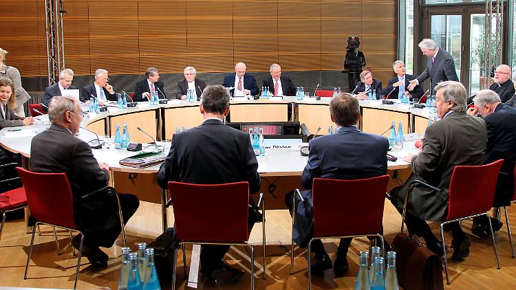 Bei der öffentlichen Anhörung der Ethikkommission in Berlin.