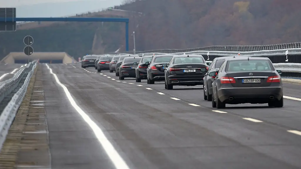 31877bf50ab2c9cd52947fc3ed7f2f0b