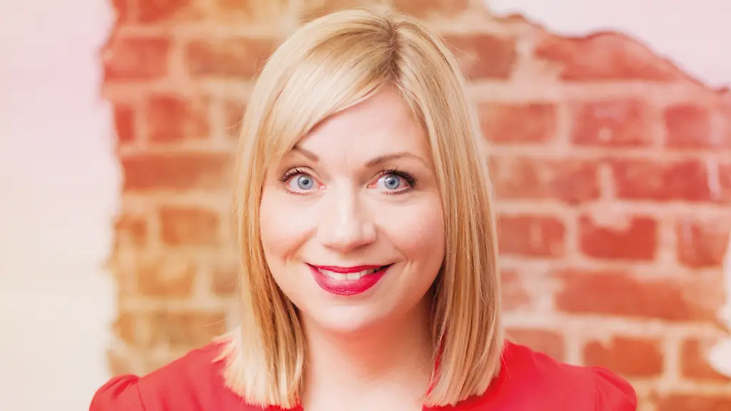 Eden-Books-Mirja-Regensburg-Portrait-quer2-c-Danny-Frede-highres