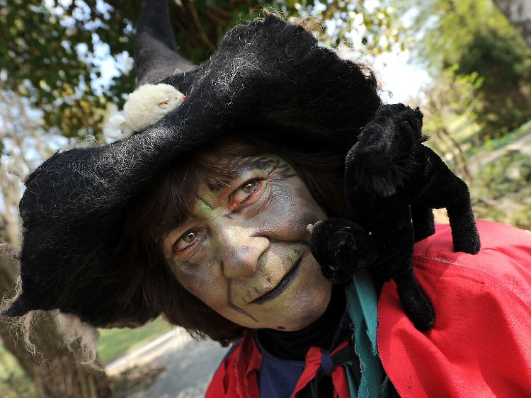 Wenn im Harz die Hexen tanzen, ist der Winter zu Ende. Die Walpurgisnacht läutet immer am 30. April die warme Jahreszeit ein.