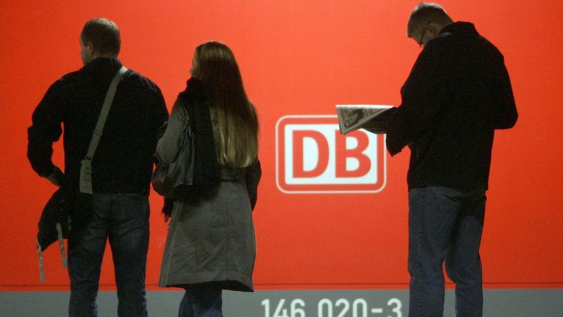 Züge haben oft Verspätung. Reisende sollten dann ihre Rechte kennen.