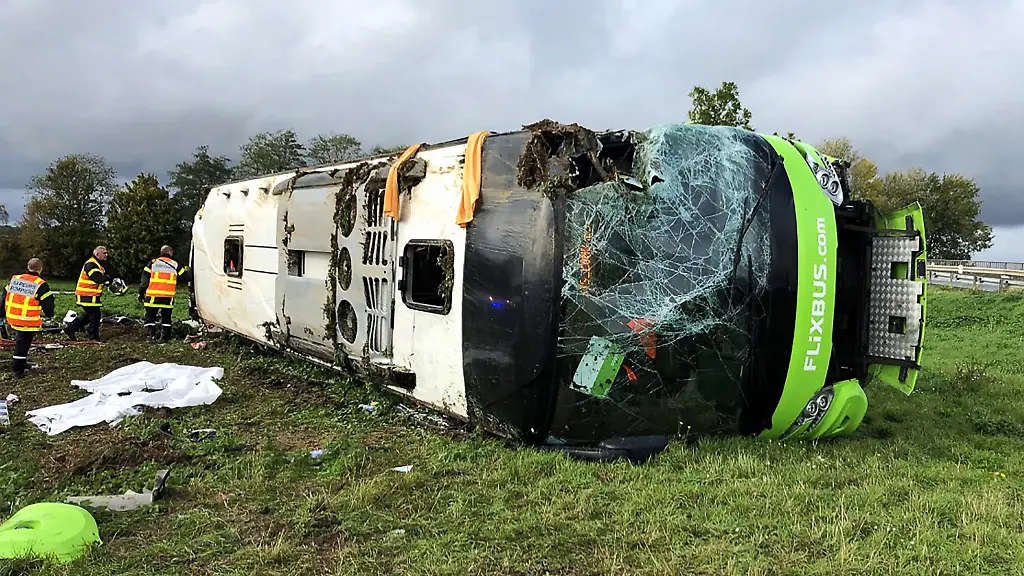 d9f3e33c8a18e2b882b6b751d4743173