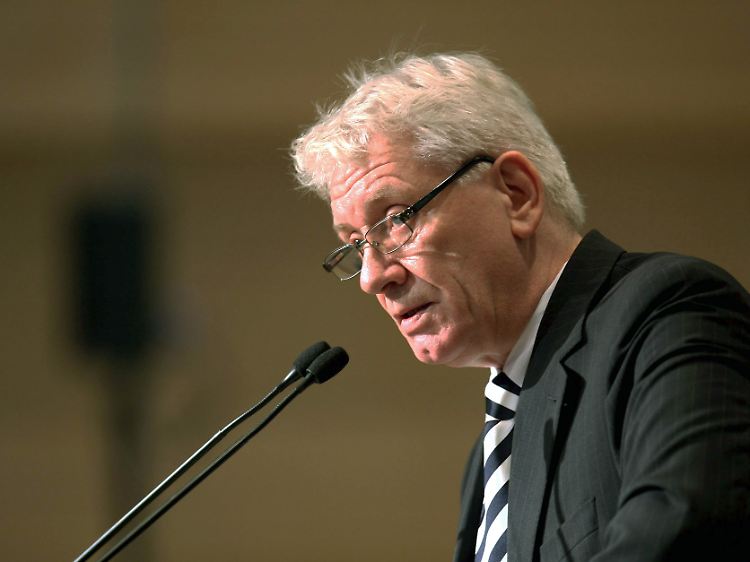 Jürgen Koppelin spricht zum Thema Homburger diplomatischer als sein Kollege Kubicki.