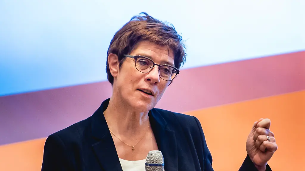 9a95d96f42e4141ed853f2efccb46b11