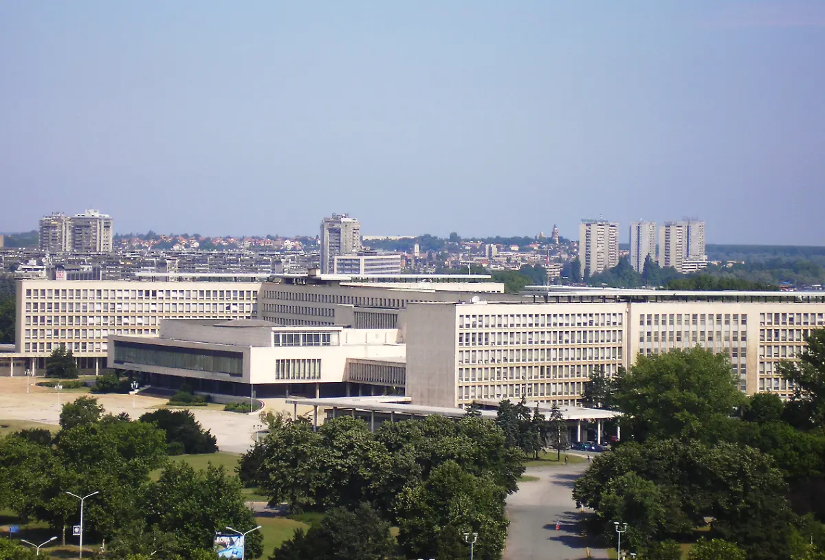 Novi-Beograd-The-SIV-building