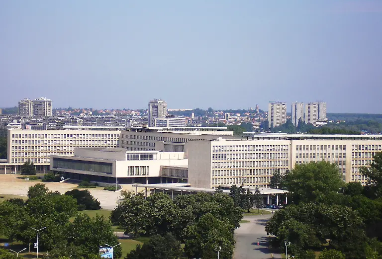Novi-Beograd-The-SIV-building