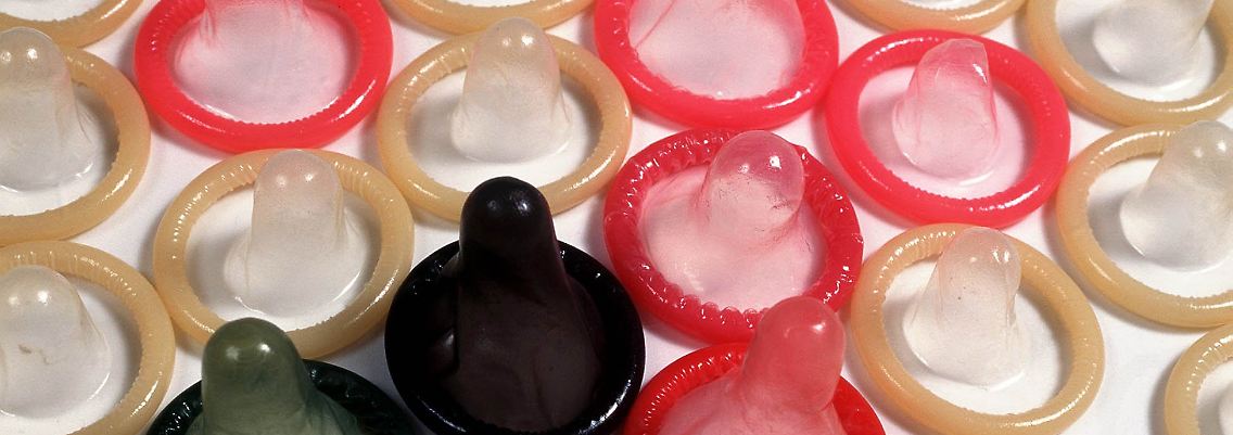 Kondome schützen bei richtiger Anwendung nicht nur vor einer HIV-Infektion.