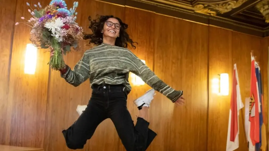 Das-neu-gewaehlte-Nuernberger-Christkind-Benigna-Munsi