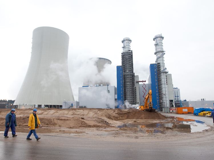 Das Gas- und Dampfkraftwerk (GuD) bei Lingen im Emsland verfügt über eine Leistung von 887 Megawatt.