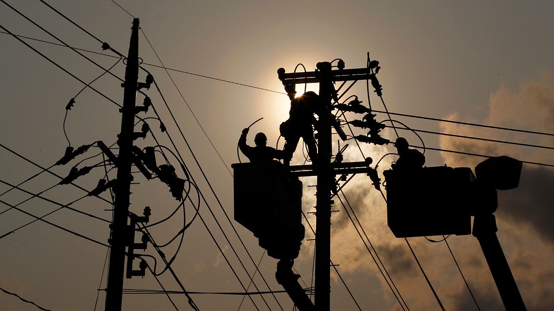 Japan_Wiederaufbau_Elektriziät.jpg