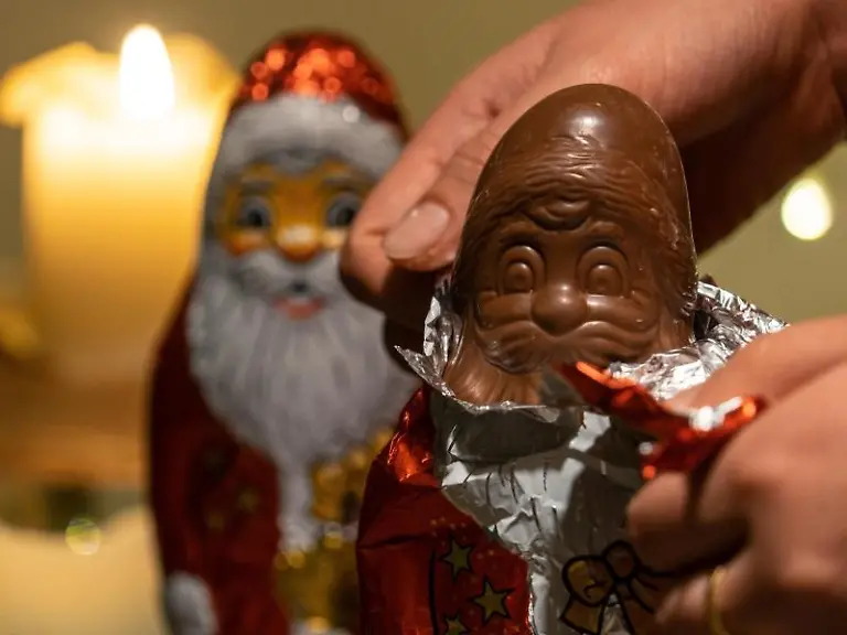 Zwei-Schokoweihnachtsmaenner