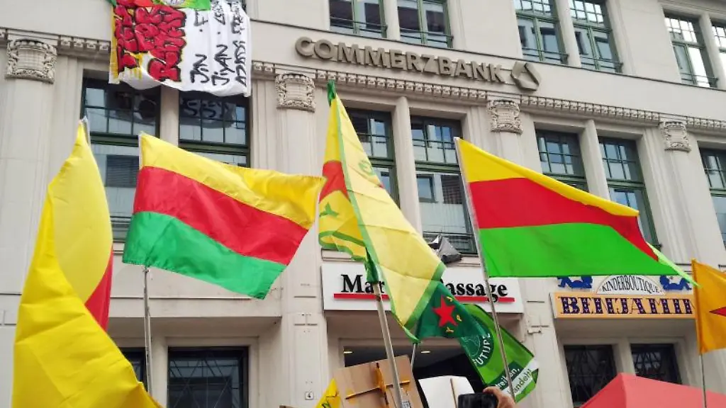 Prokurdische-Aktivisten-besetzen-das-Parteigebaeude-der-CDU-in-Chemnitz
