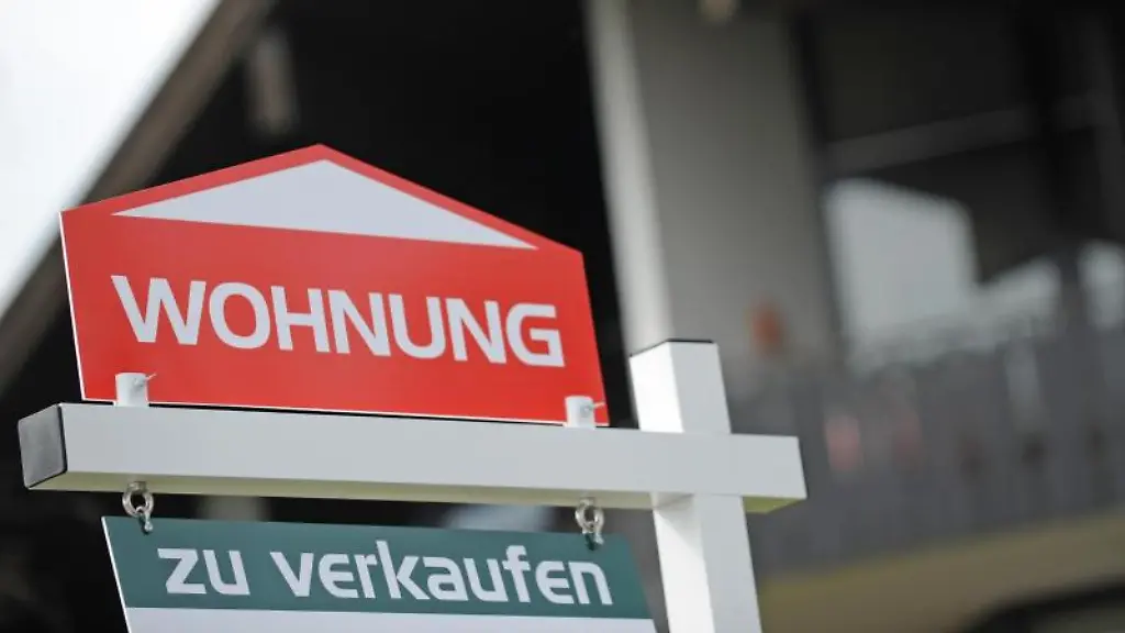 Reklame-fuer-eine-zu-verkaufende-Wohnung