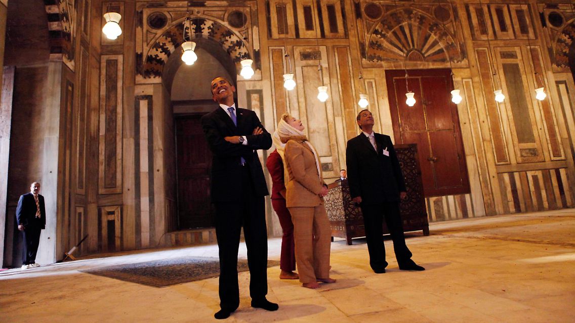 Präsident Obama und Außenministerin Clinton in der Moschee.