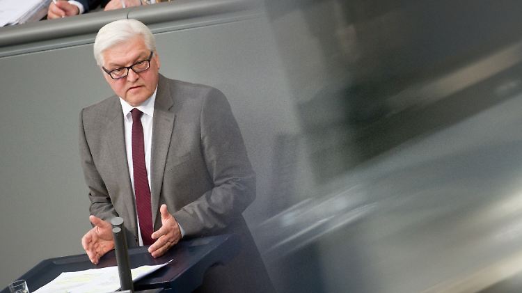 Unter Druck: SPD-Fraktionschef Frank-Walter Steinmeier.