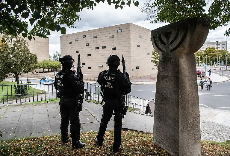 DRESDEN-95e3b81f8a1d03712b93058a88835472