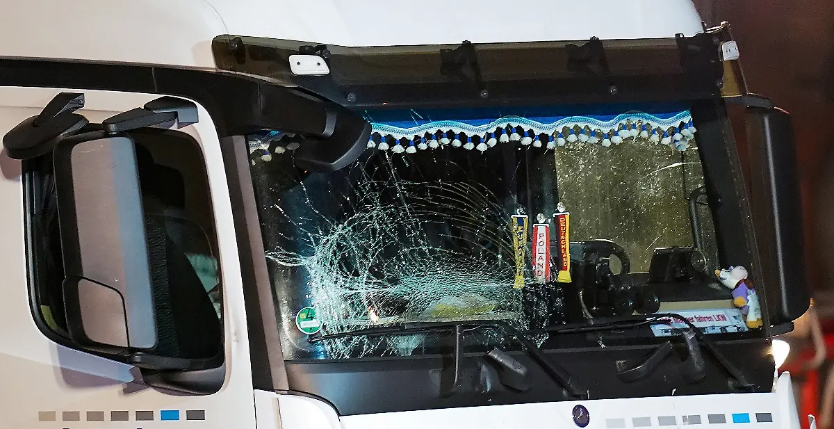 40a73200e1d3210f7fd550b8d7eeca78