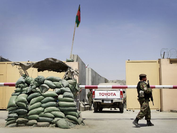 Gefährdete Stützpunkte: Eine neue Angriffstaktik der Aufständischen ist es, sich unter die afghanische Armee zu mischen und dann Soldaten zu attackieren.