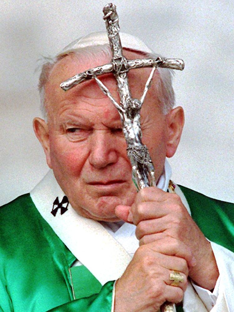 Papst Johannes Paul II. gilt vielen Polen als Idol - auch, weil er den kommunistischen Machthabern immer wieder Paroli bot.