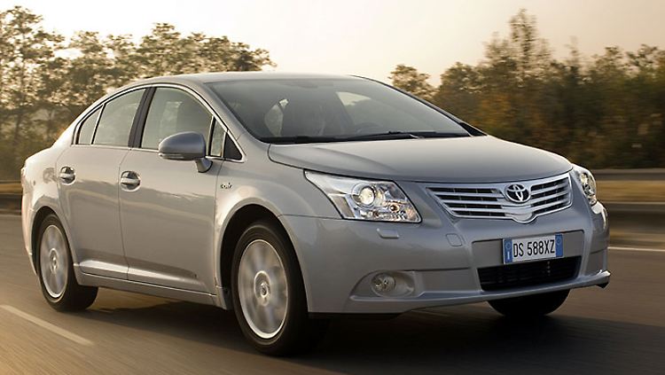 Schwungvoller gezeichnet: Der neue Avensis will mit progressiverem Design punkten.