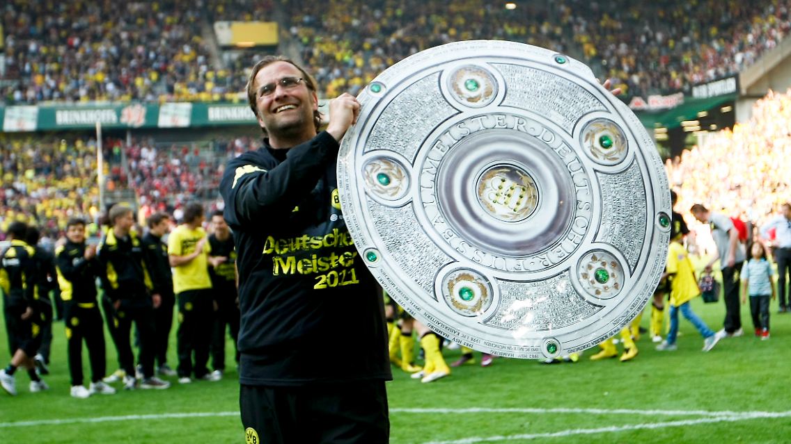 Meistertrainer Jürgen Klopp: Die echte Schale ist das noch nicht, aber die echte Schale bekommt der BVB definitv noch - das steht schon nach dem 32. Spieltag fest.